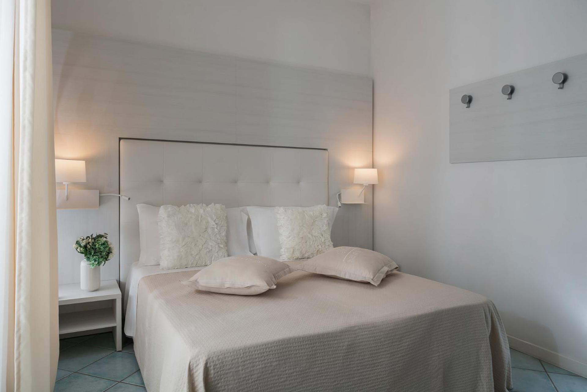 Hotel Ca' Bianca Riccione Esterno foto