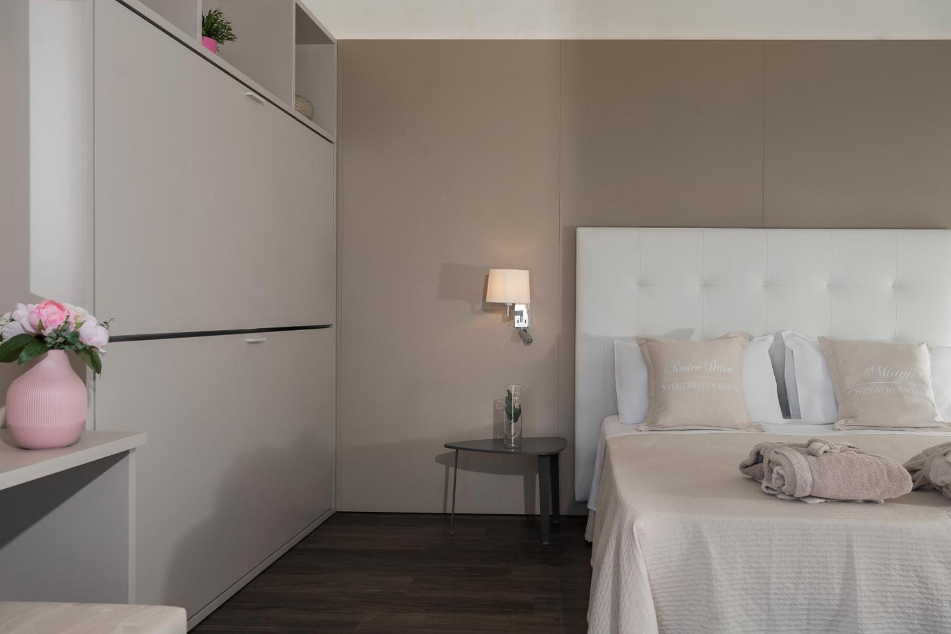 Hotel Ca' Bianca Riccione Esterno foto