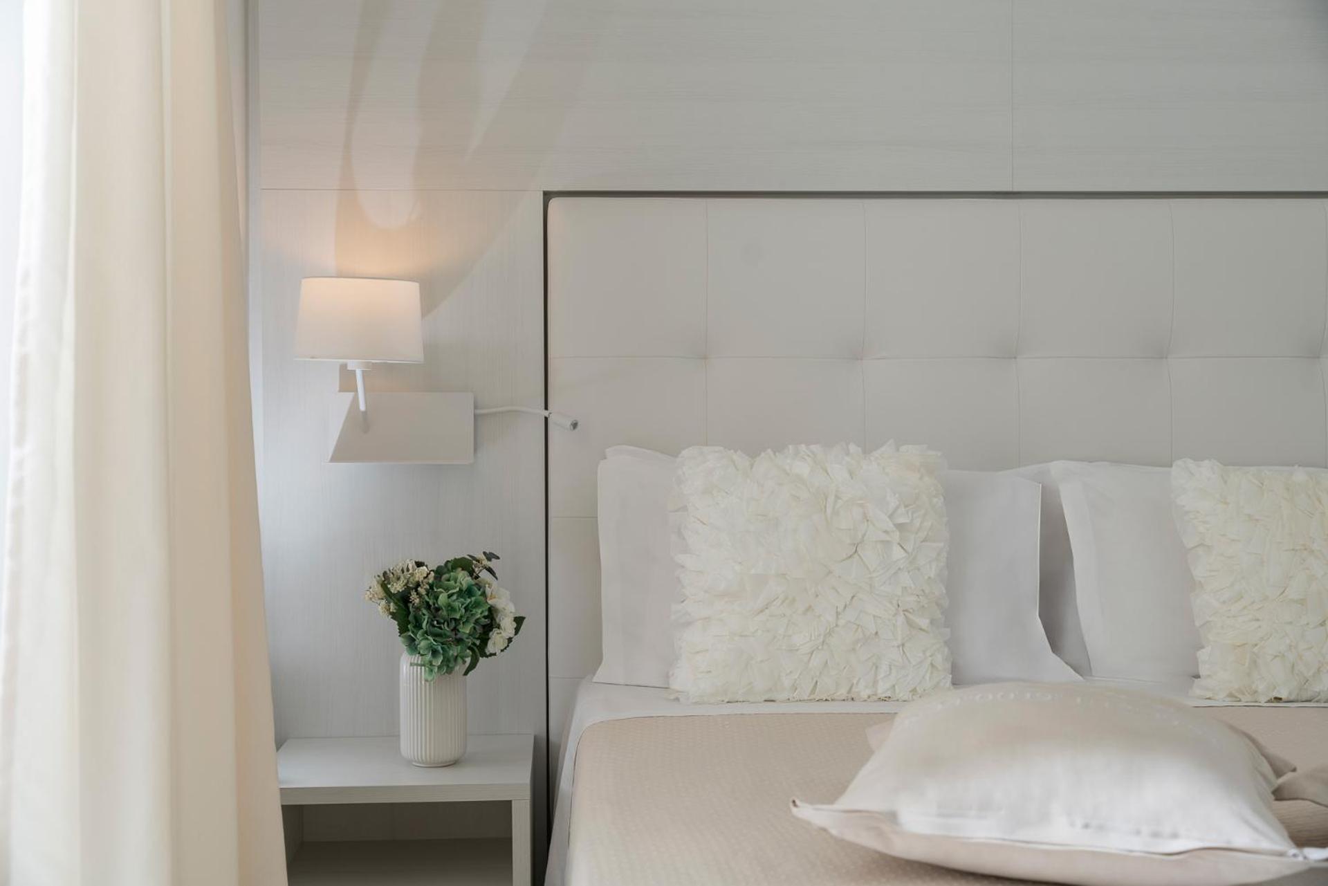 Hotel Ca' Bianca Riccione Esterno foto