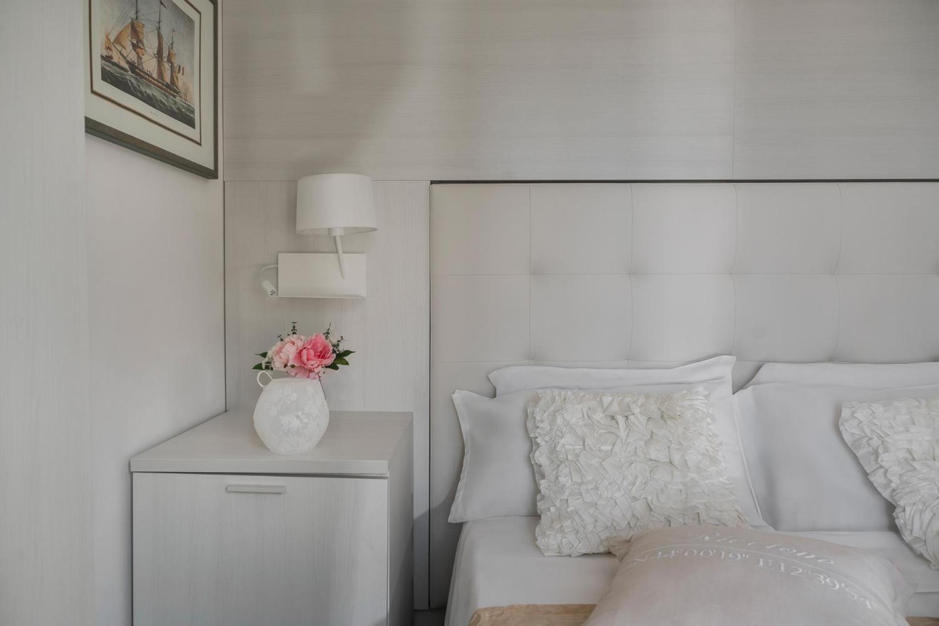 Hotel Ca' Bianca Riccione Esterno foto