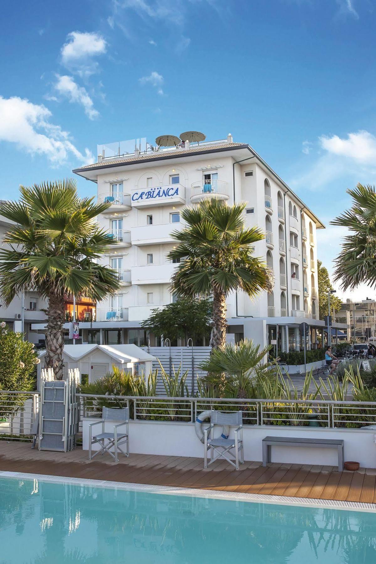 Hotel Ca' Bianca Riccione Esterno foto